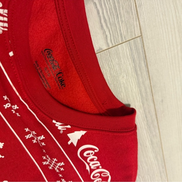 Coca-Cola Red Polar Bear Sweater - Picture 2 of 4